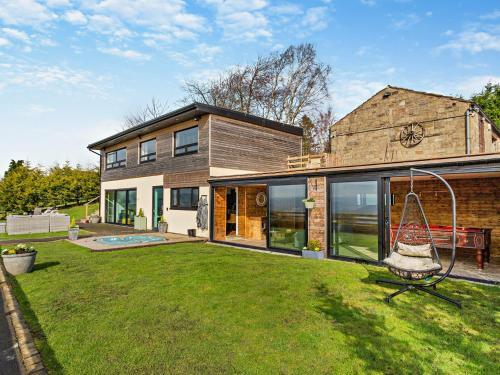 East Morton House | 3 Bed in West Morton 94182