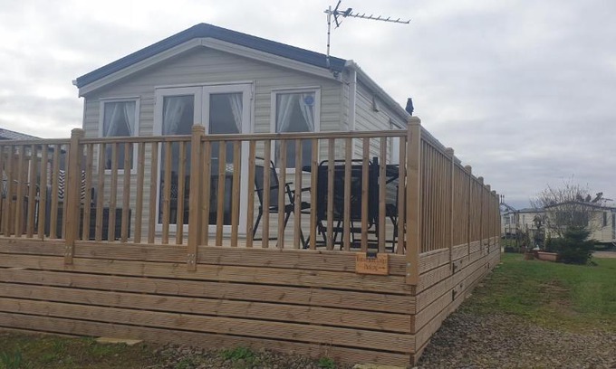 Crowle House | 3 Bed New Lodge Sleeps 4 Pets Welcome