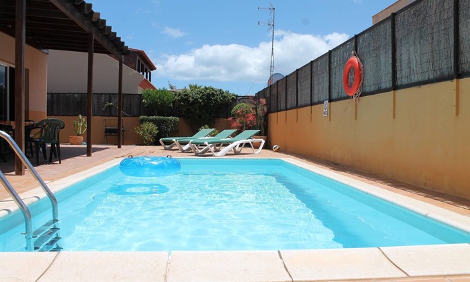 Corralejo Villa | 3 Bed Private Villa in Corralejo with Fibre 400mb WiFi and Private Heated Pool