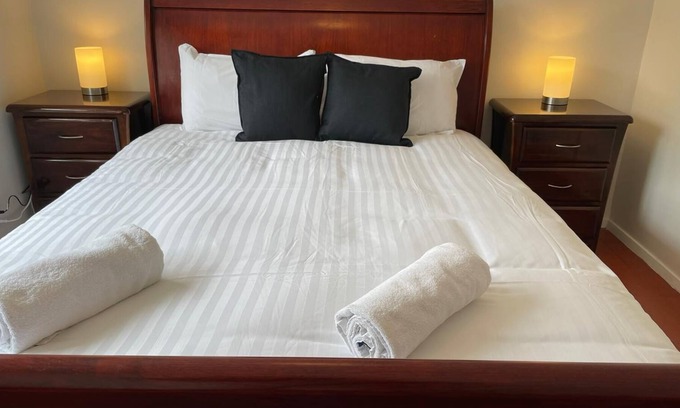 Tullamarine House | 3 Bed Room Family Home next to Melbourne Airport