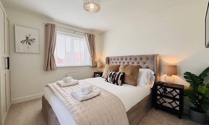 Shrewsbury House | 3 Bed Stylish Shrewsbury Home