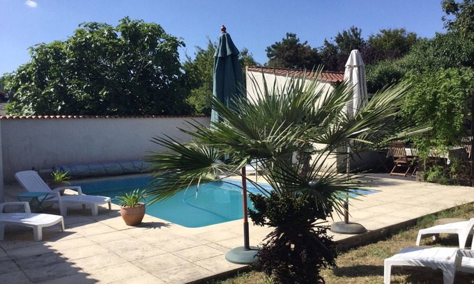 La Jonchere Villa | 3 bed villa close to beach and water park and with own private heated pool