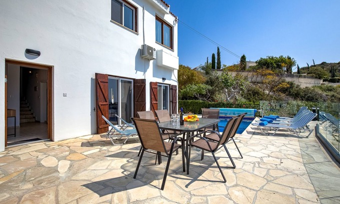 Pissouri Villa | 3 bed villa with pool & walk to beach of Pissouri Bay