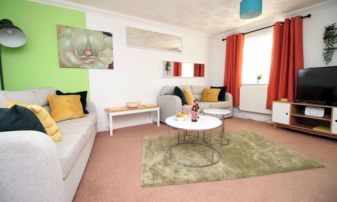 Newport House | 3 Bed with Free Parking - Merriotts 1 by Tŷ SA