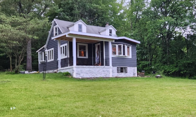 Pine Bush House | 3-Bedroom - 2 Bath House - Front Covered Porch - Fire Pit - Patio - Grill - wifi