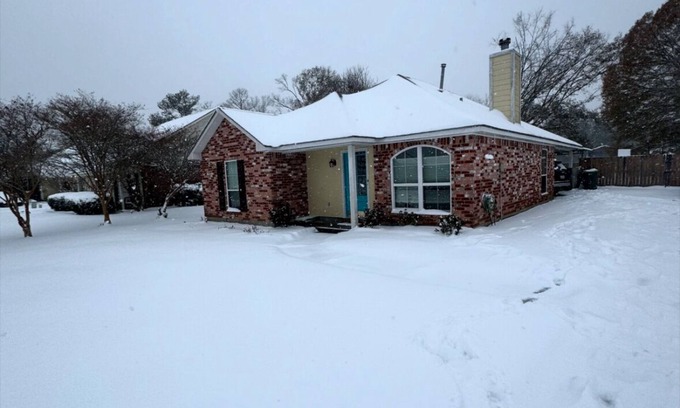 Walker House | 3-bedroom 2 bath house in Walker,LA - 20 mins from Baton Rouge