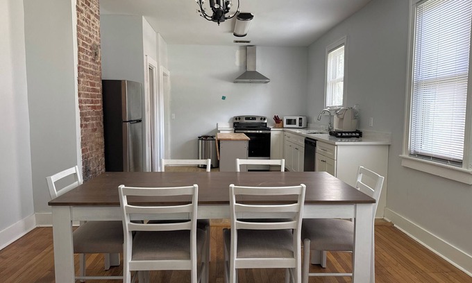 Thunderbolt House | 3-bedroom/2 Bath house in charming Thunderbolt, GA. Come and enjoy your stay.