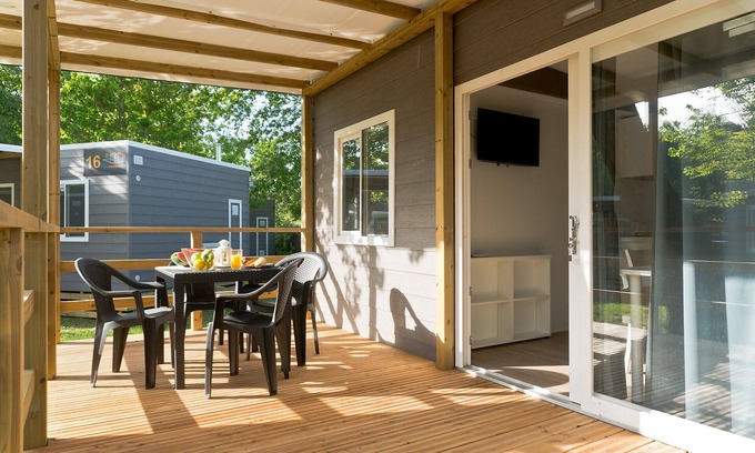 Lido Adriano House | 3 bedroom, 2 bathroom mobile home with veranda, terrace, in Punta Marina camping