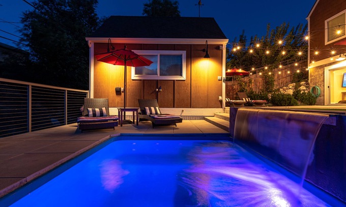 Chelan House | 3 Bedroom, 3 1/3 Bath Chelan Home with Private Cocktail Pool/Hot Tub