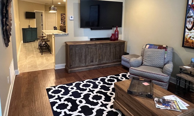 Oxford Condo | 3-Bedroom 3-"En Suite" Bathroom, less traffic, easy access to Ole Miss & Square!