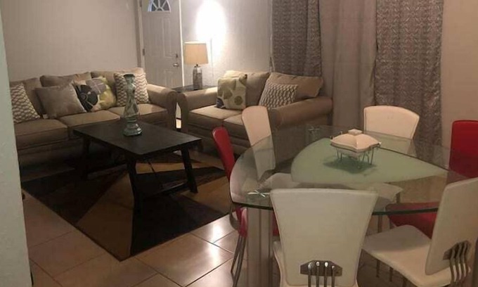 Ruskin Apartment | 3 Bedroom 670235 by Houzlet