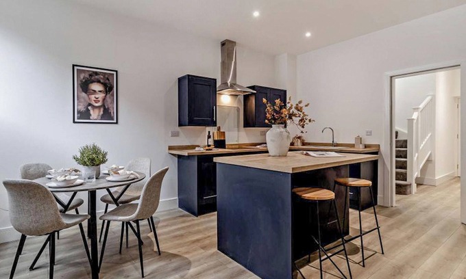 Barton-upon-Humber Apartment | 3 bedroom accommodation in Barton-upon-Humber