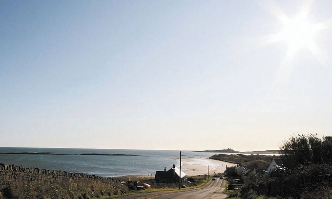 Newton by the Sea Cottage | 3 bedroom accommodation in Newton by the Sea
