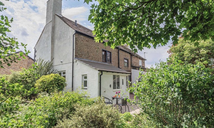Little Hayfield Cottage | 3 bedroom accommodation in Disley, near Macclesfield