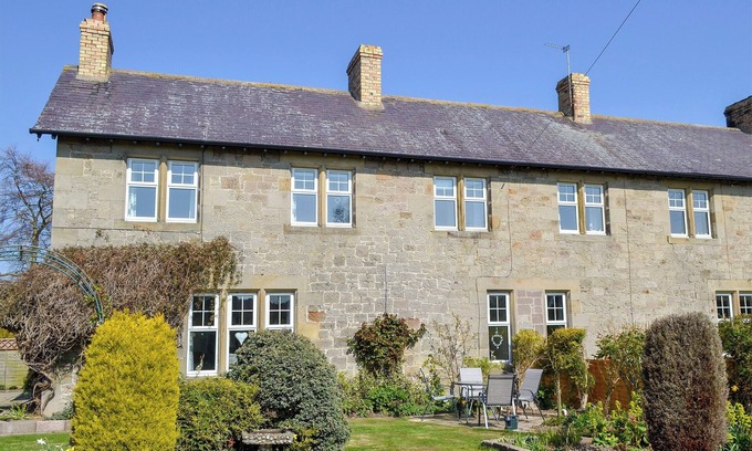 South Charlton Cottage | 3 bedroom accommodation in Christon bank, near Alnwick