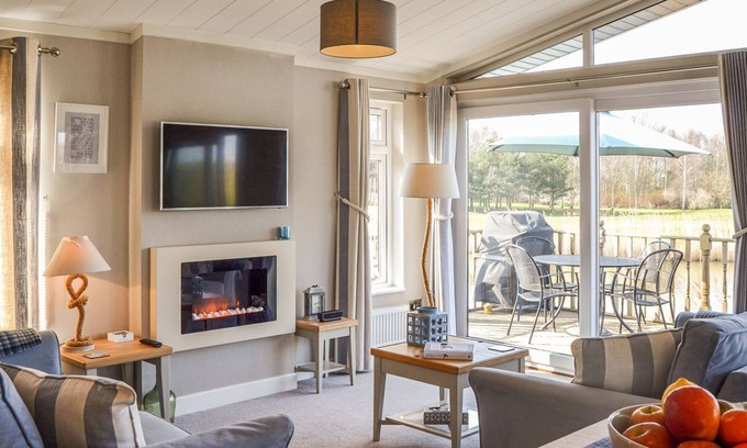 Wisbech Cottage | 3 bedroom accommodation in Tydd St Giles