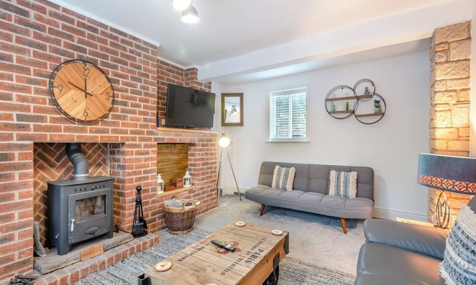 Clumber Park Cottage | 3 bedroom accommodation in Elkesley, near Retford