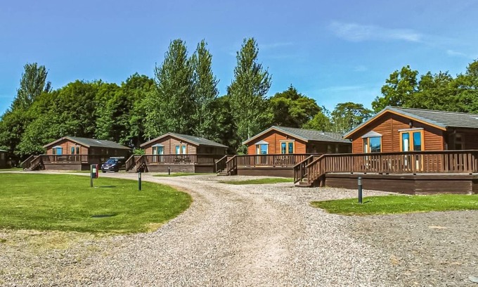 Blairgowrie Ski Chalet | 3 bedroom accommodation in Alyth, Perthshire
