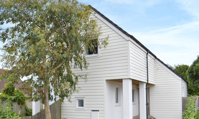 Middleton-on-Sea Cottage | 3 bedroom accommodation in Elmer, Middleton-on-Sea