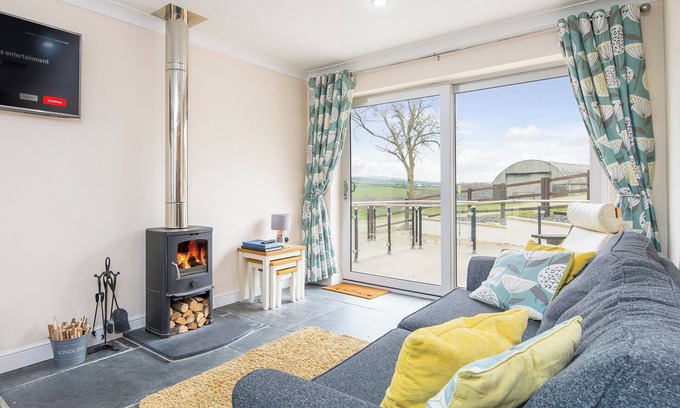 Llanfyrnach Cottage | 3 bedroom accommodation in Cilrhedyn, near Newcastle Emlyn