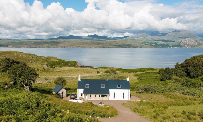 The Hebrides Cottage | 3 bedroom accommodation in Fearnbeg, near Applecross