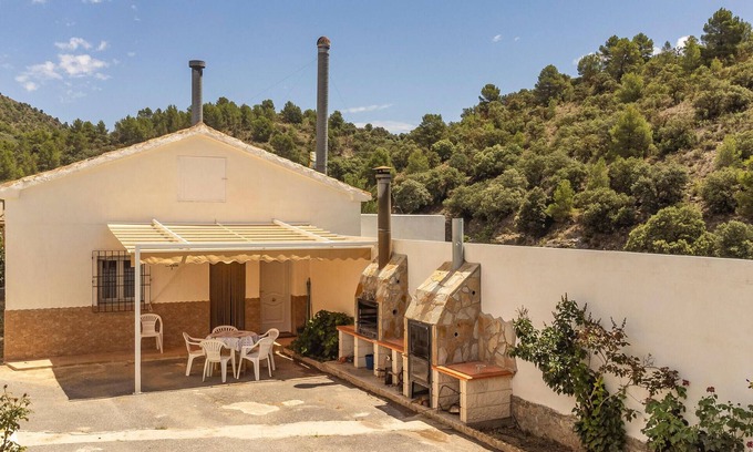 Oria House | 3 bedroom accommodation in El Campillo