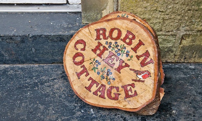 Saddleworth Cabin | 3 bedroom accommodation in Greenfield