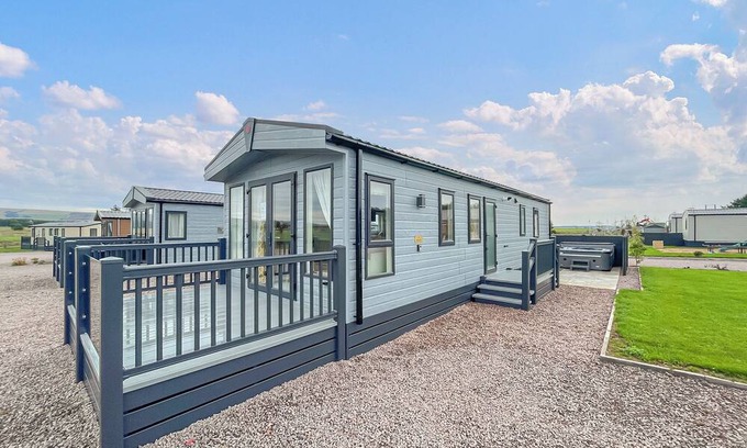 Laurencekirk Ski Chalet | 3 bedroom accommodation in Laurenkirk
