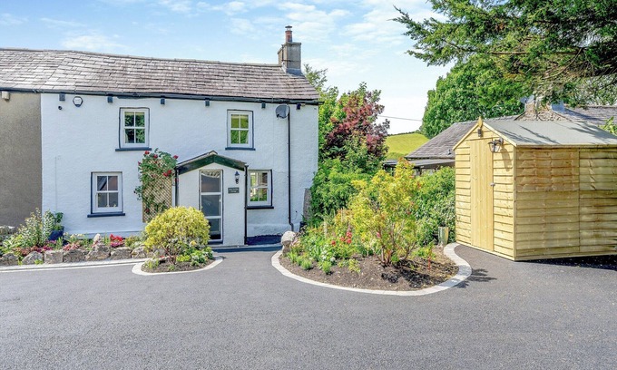 Milnthorpe Cottage | 3 bedroom accommodation in Ackenthwaite, near Arnside