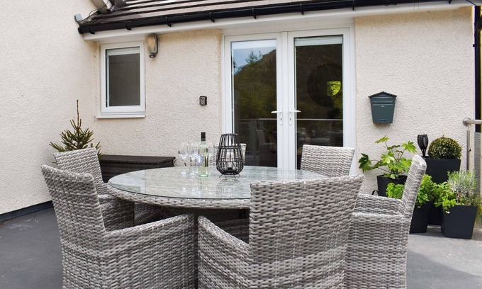 Milnthorpe Cottage | 3 bedroom accommodation in Sandside, near Milnthorpe