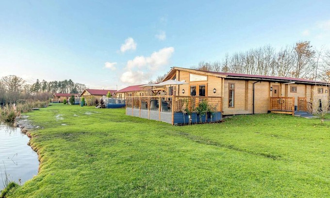 Welsh Frankton Ski Chalet | 3 bedroom accommodation in Ellesmere