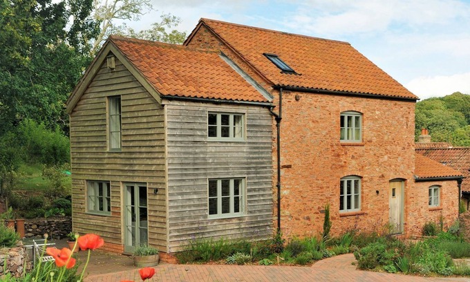 Fiddington Cottage | 3 bedroom accommodation in Aisholt, near Bridgwater