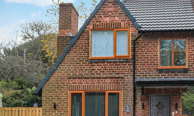 Wirral Cottage | 3 bedroom accommodation in Thingwall, near Wirral