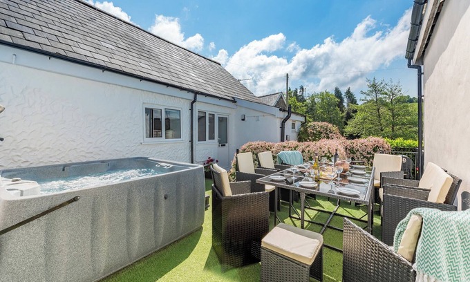 Pentrefelin Cottage | 3 bedroom accommodation in Llandeilo