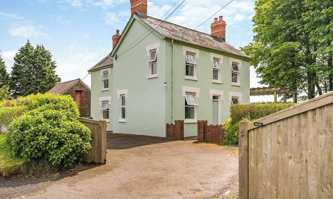 Pentregat Cottage | 3 bedroom accommodation in Pentregat