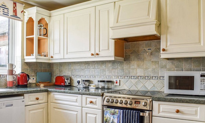 Shrewton Cottage | 3 bedroom accommodation in Shrewton, near Salisbury