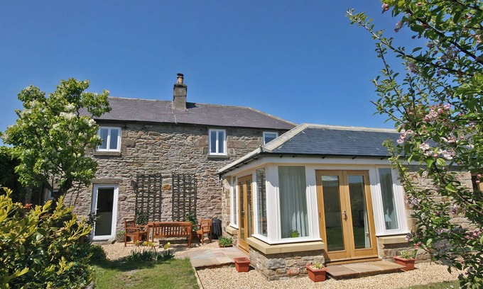 North Sunderland Cottage | 3 bedroom accommodation in Seahouses