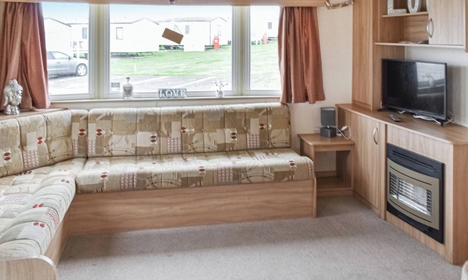 Leysdown-on-Sea Cottage | 3 bedroom accommodation in Isle Of Sheppey, near Faversham