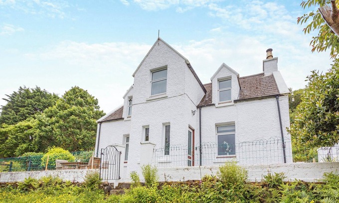 Waternish Cottage | 3 bedroom accommodation in Upper Colbost, near Glendale