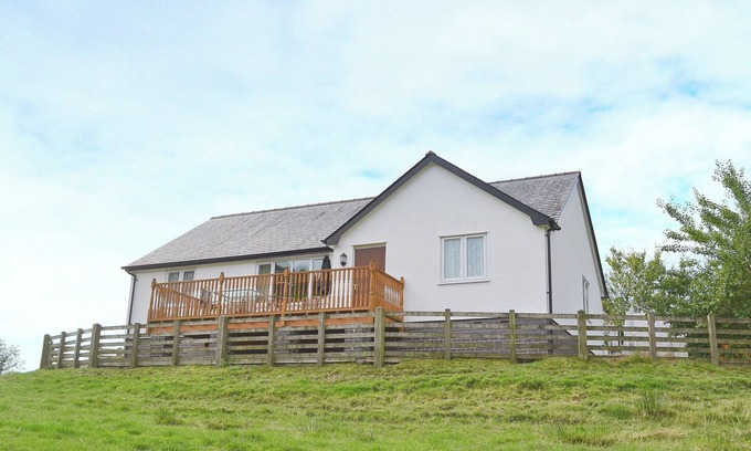 Welshpool Cottage | 3 bedroom accommodation in Llanfair Caereinion, near Welshpool