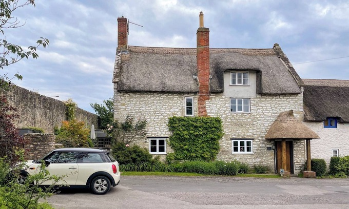 Bridport Cottage | 3 bedroom accommodation in Bridport