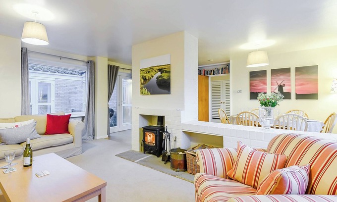 Deepdale Cottage | 3 bedroom accommodation in Brancaster Staithe, near Wells-next-the-Sea