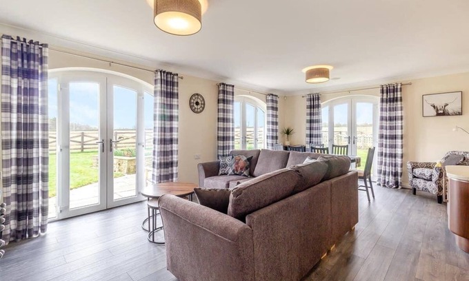 Consett Ski Chalet | 3 bedroom accommodation in Knitsley
