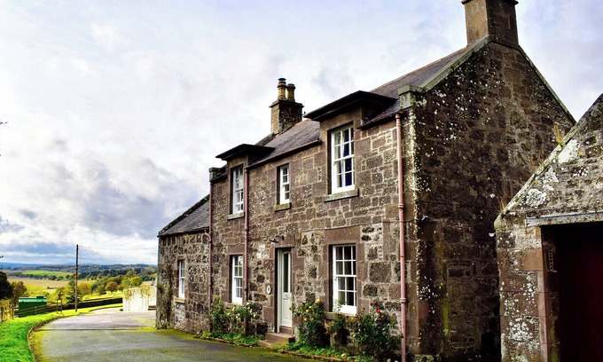 Saint Cyrus Cottage | 3 bedroom accommodation in St Cyrus, near Montrose