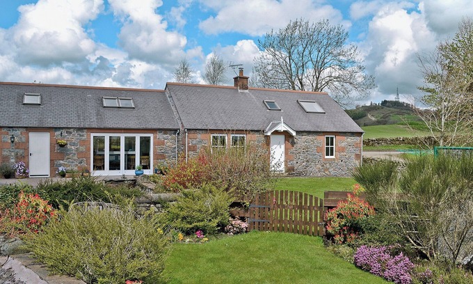 Newbridge Cottage | 3 bedroom accommodation in Irongray, Dumfries