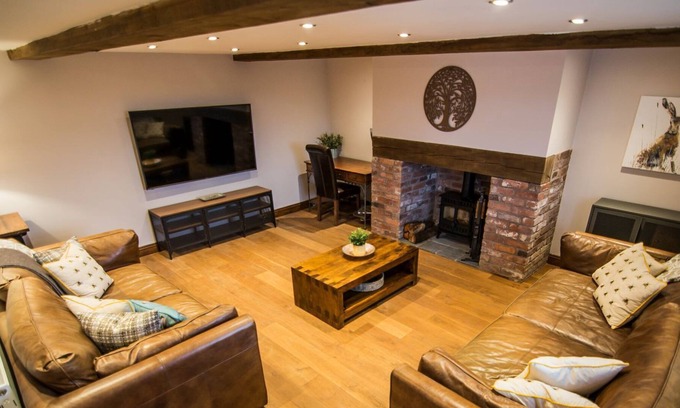 Amerton Cabin | 3 bedroom accommodation in Enson, near Stafford