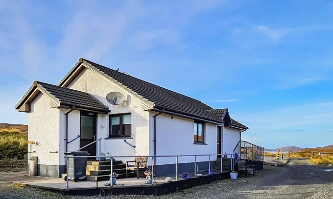 Ardroil Cottage | 3 bedroom accommodation in Gisla, Isle of Lewis