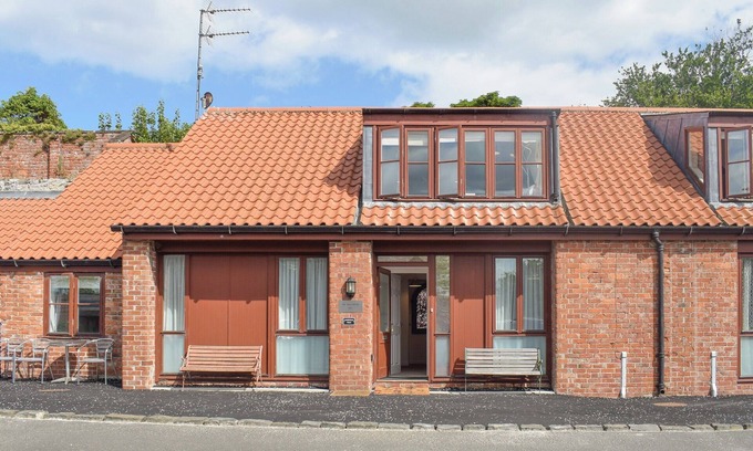 Waren Mill Cottage | 3 bedroom accommodation in Waren Mill, near Bamburgh
