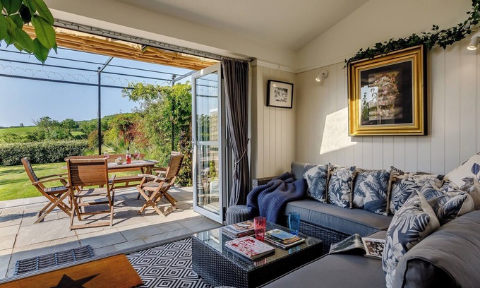 Bridport Cottage | 3 bedroom accommodation in Chideock, near Bridport