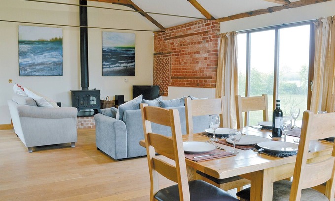 Sculthorpe Cottage | 3 bedroom accommodation in Sculthorpe, near Fakenham
